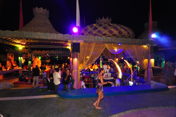 Saturday Night At Edde Sands